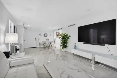 5225 Collins Ave #1408, Miami Beach: photo 1 of 37
