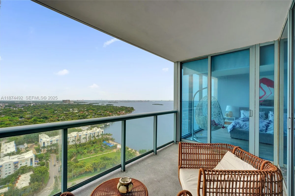 601 NE 36th St #2703, Miami: photo 1 of 64