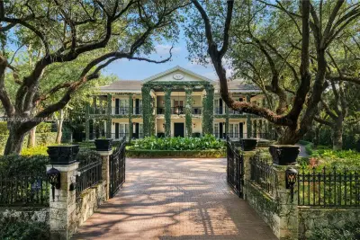 612 Sunset Dr, Coral Gables: photo 1 of 20