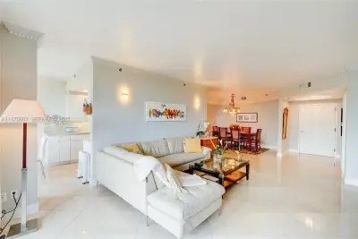 2000 Island Blvd #408, Aventura: photo 1 of 23