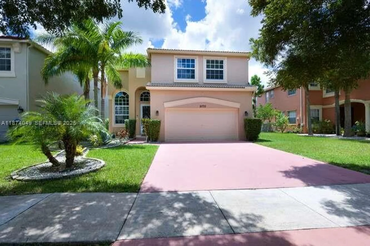 9770 Scribner Ln, Wellington: photo 1 of 43