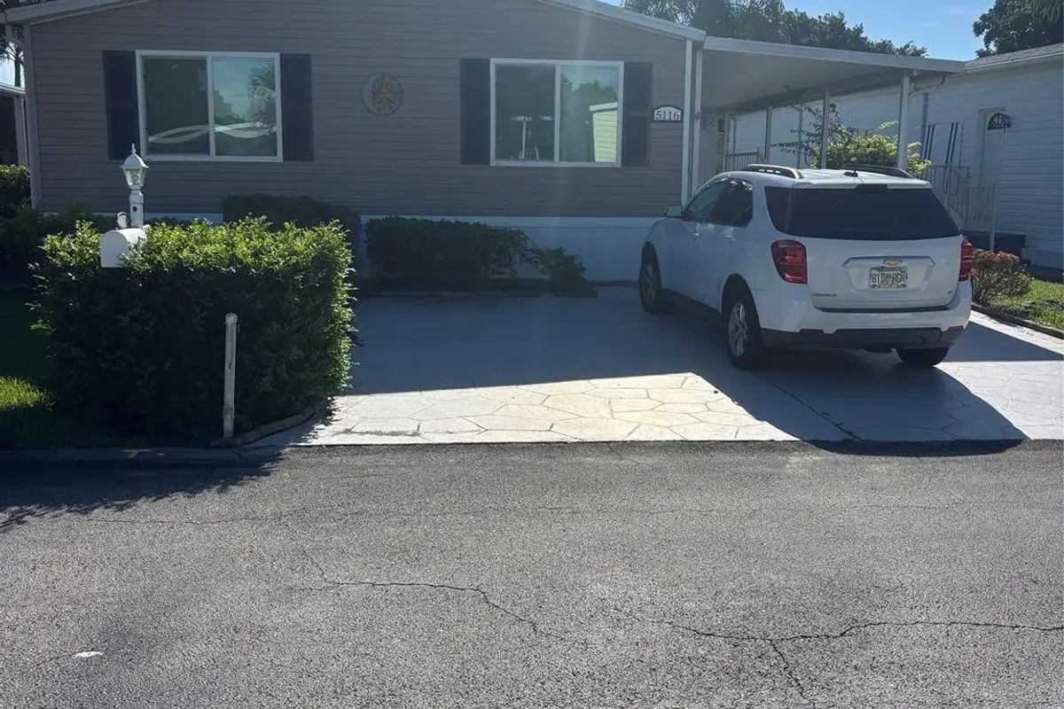 5116 NW 4th Ave, Deerfield Beach: photo 1 of 16