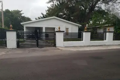 839 NW 13th Ave, Fort Lauderdale: photo 1 of 19