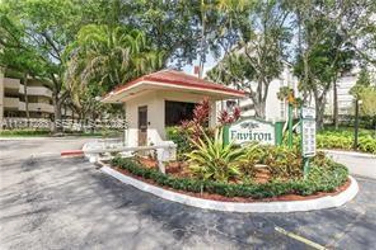 7051 Environ Blvd #136, Lauderhill: photo 1 of 23