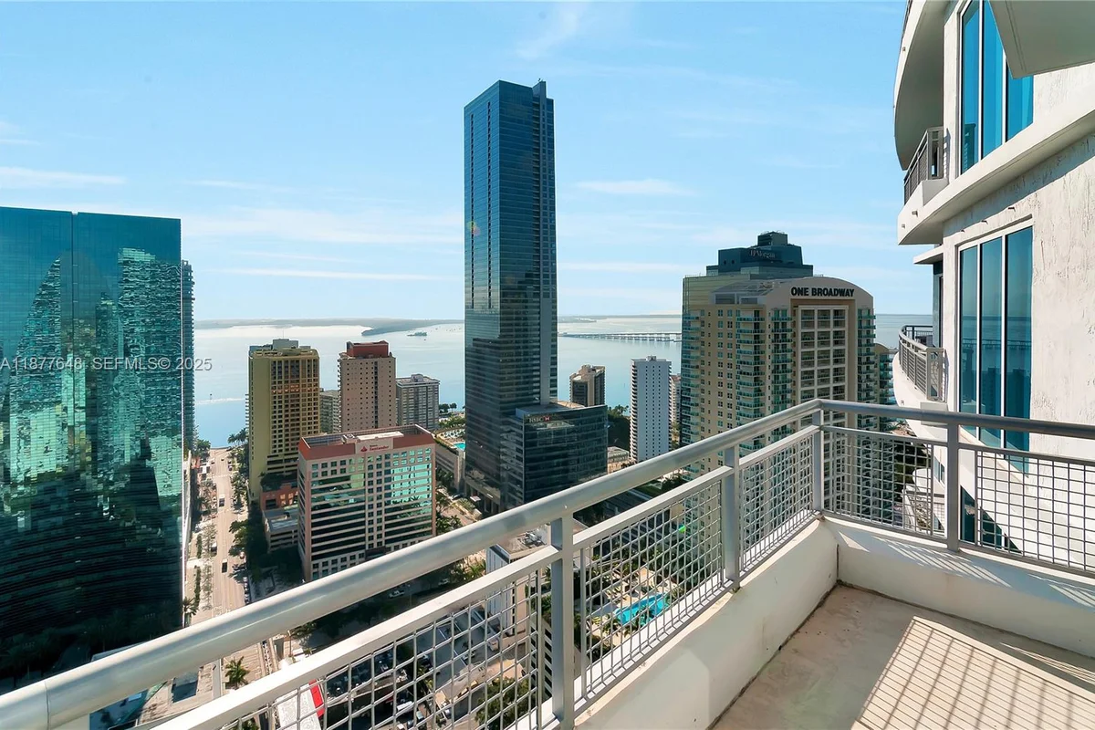 60 SW 13th St #3402, Miami: photo 1 of 29