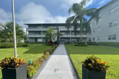 251 S Suffolk F, Boca Raton: photo 1 of 44