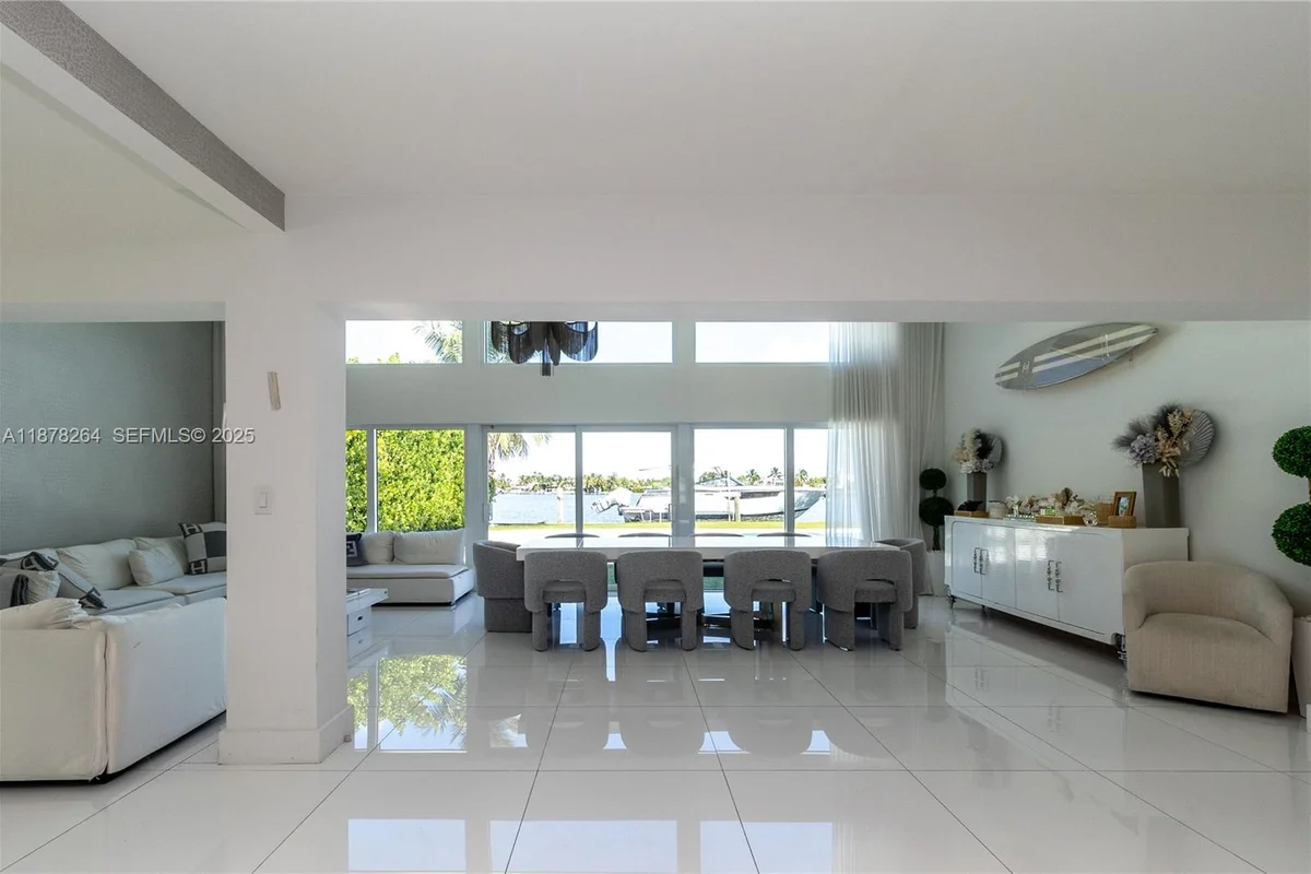 1215 N Biscayne Point Rd, Miami Beach: photo 1 of 54