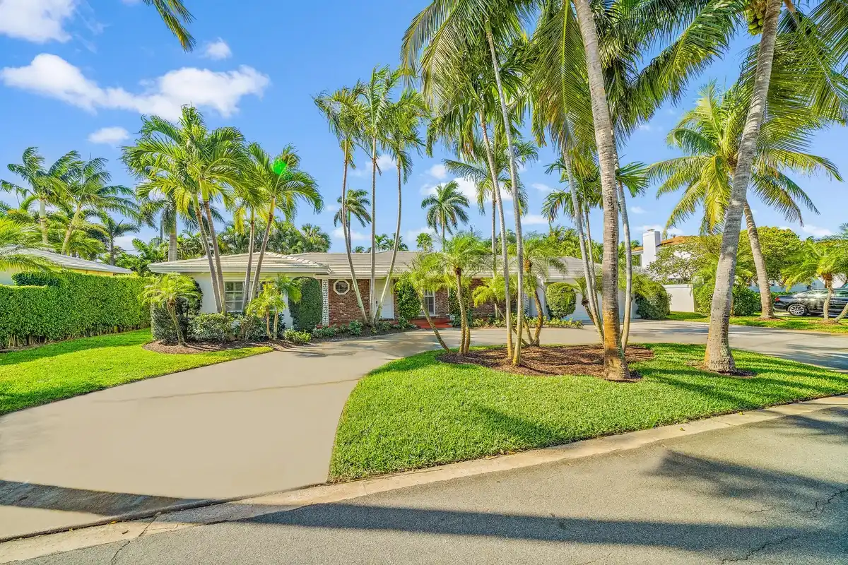 210 Russlyn Dr, West Palm Beach: photo 1 of 20