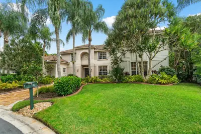 12 Martinique Cove, Palm Beach Gardens: photo 1 of 63