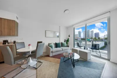 3900 Biscayne Blvd #S-208, Miami: photo 1 of 29