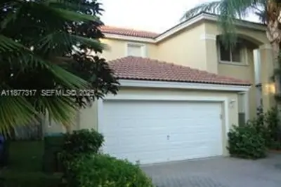 7733 NW 17th Ct, Pembroke Pines: photo 1 of 26