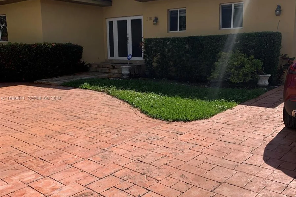 310 191st Ter, Sunny Isles Beach: photo 1 of 36