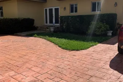 310 191st Ter, Sunny Isles Beach: photo 1 of 36