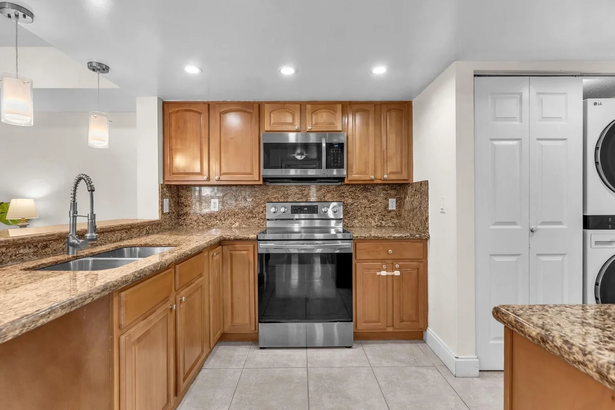 9022 W Atlantic Blvd #213, Coral Springs: photo 1 of 23