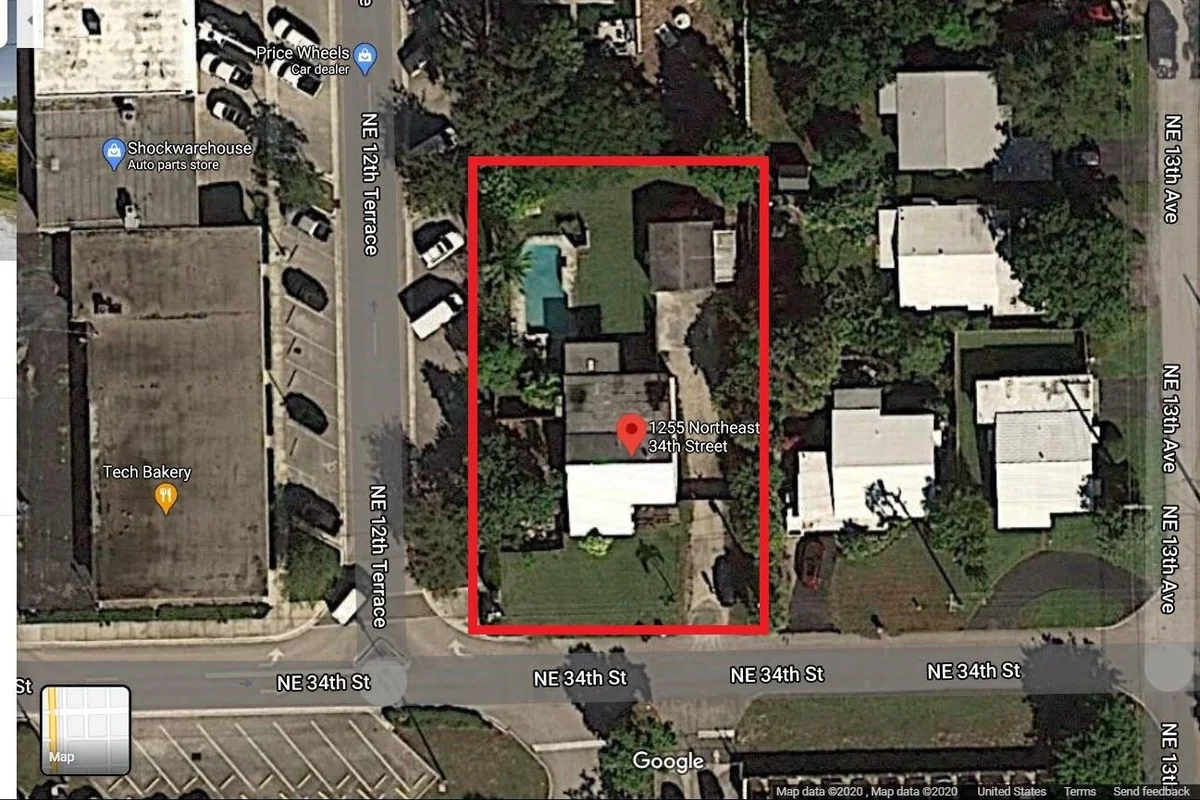 1255 NE 34 St, Oakland Park: photo 1 of 5