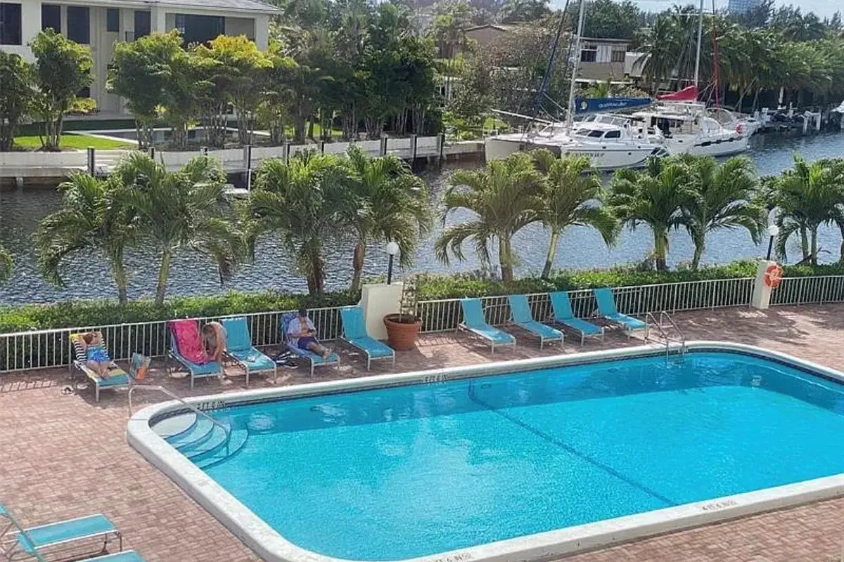 401 Golden Isles Dr #203, Hallandale Beach: photo 1 of 25