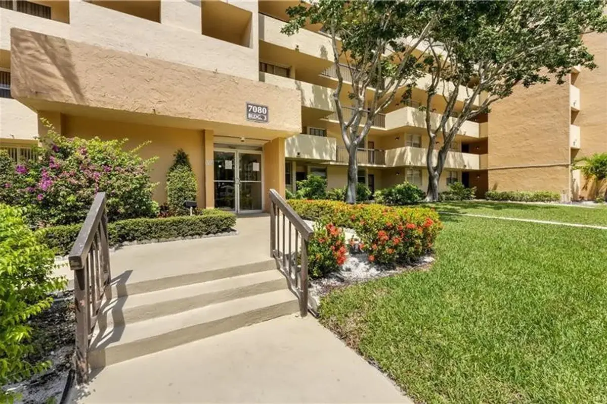 7080 Environ Blvd #522, Lauderhill: photo 1 of 28