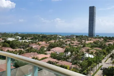 19390 Collins Ave #1124, Sunny Isles Beach: photo 1 of 7