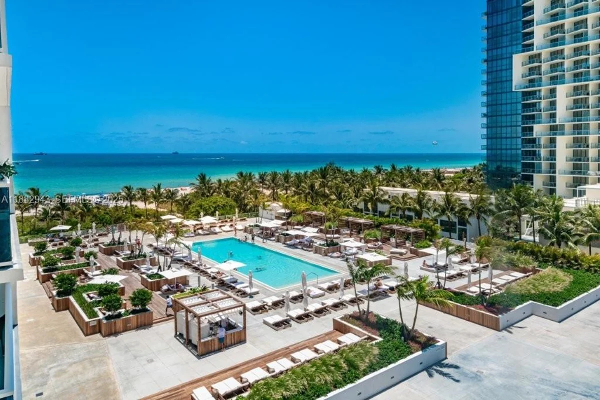 Condo in Miami Beach: photo 1 of 32