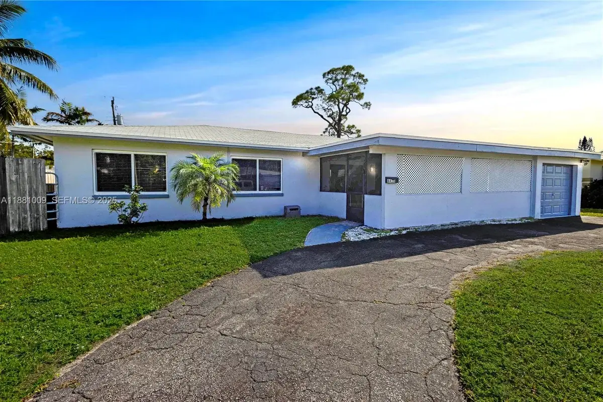 4410 NW 10th St, Coconut Creek: photo 1 of 25