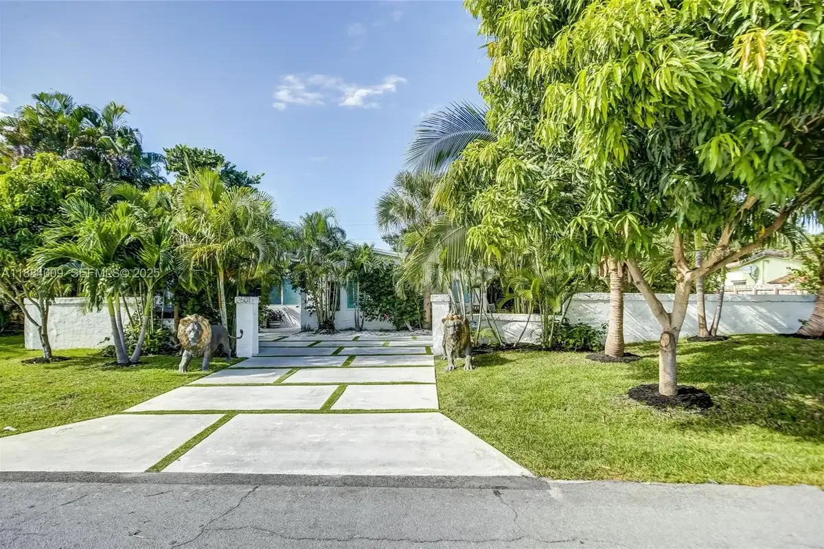 2601 NE 11th Ct, Fort Lauderdale: photo 1 of 68