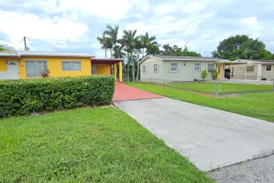 632 SW 13th St, Belle Glade: photo 1 of 25