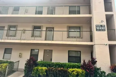 10332 Sunrise Lakes Blvd #106, Sunrise: photo 1 of 32