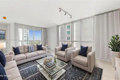 1871 S River Dr #1205, Miami: photo 1 of 26