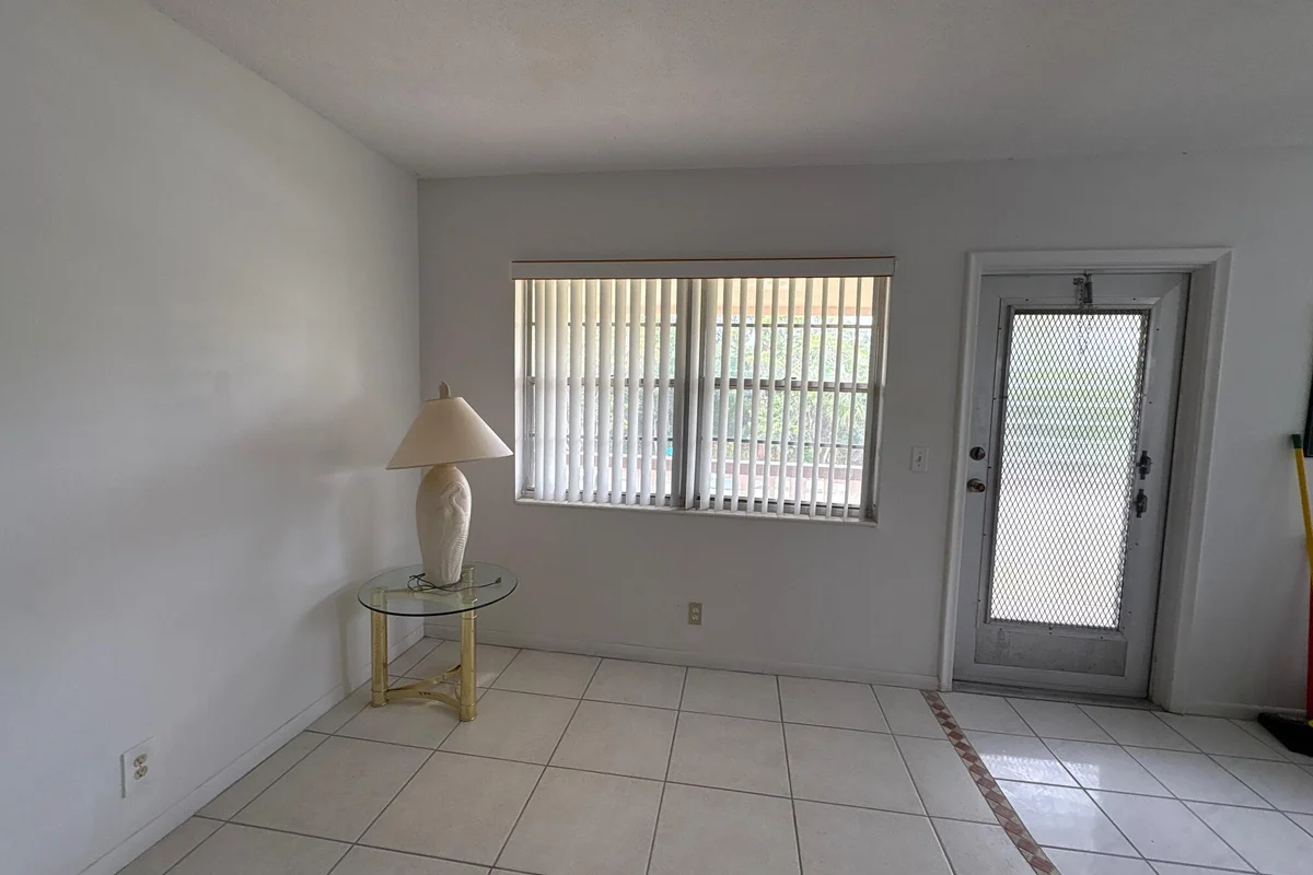144 Norwich F, West Palm Beach: photo 1 of 19