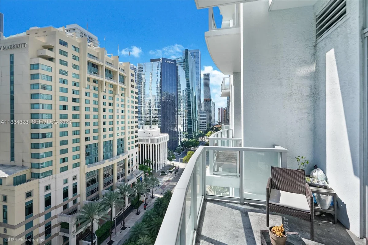 1060 Brickell Ave #1203, Miami: photo 1 of 15