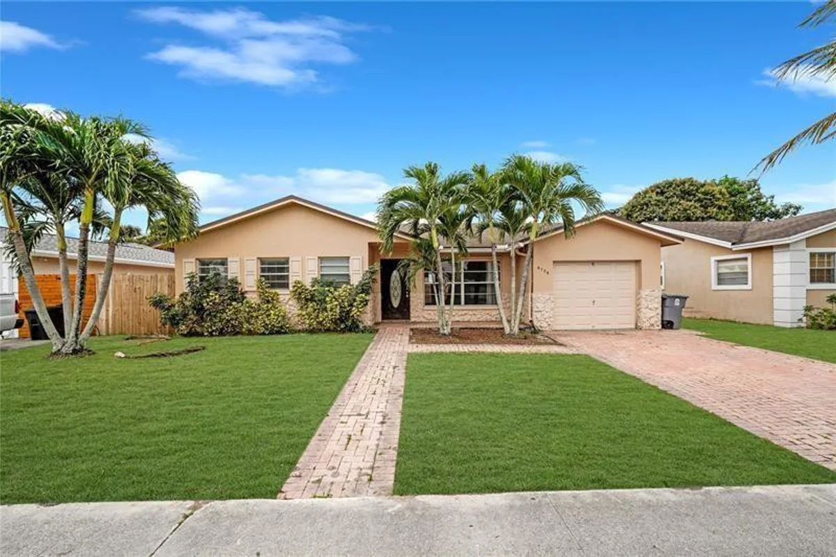 9728 SW 3rd St, Boca Raton: photo 1 of 7