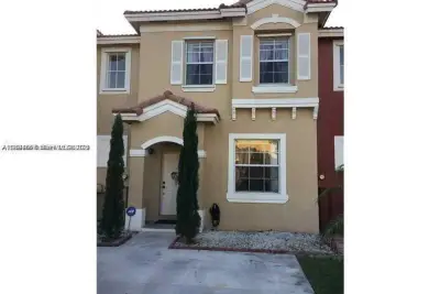 60 SE 6th Rd, Homestead: photo 1 of 16