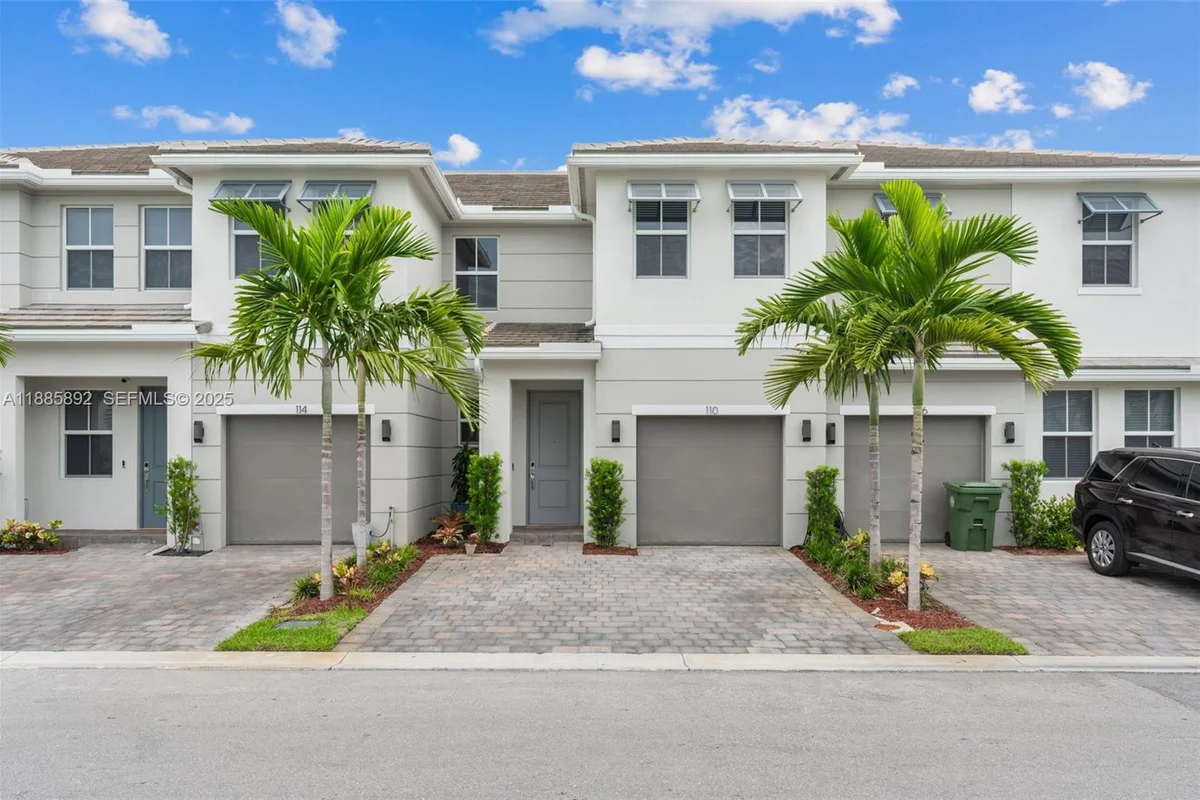 110 SW 171st Way, Pembroke Pines: photo 1 of 25