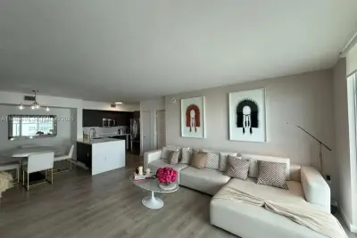 1155 Brickell Bay Dr #1408, Miami: photo 1 of 11