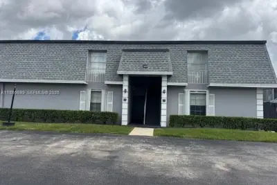 360 NW 69th Ave #202, Plantation: photo 1 of 25