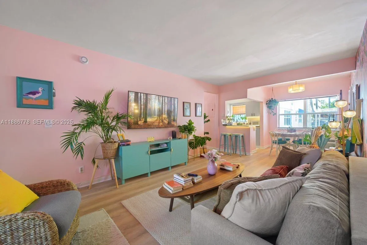 315 Van Buren St #104B, Hollywood: photo 1 of 22
