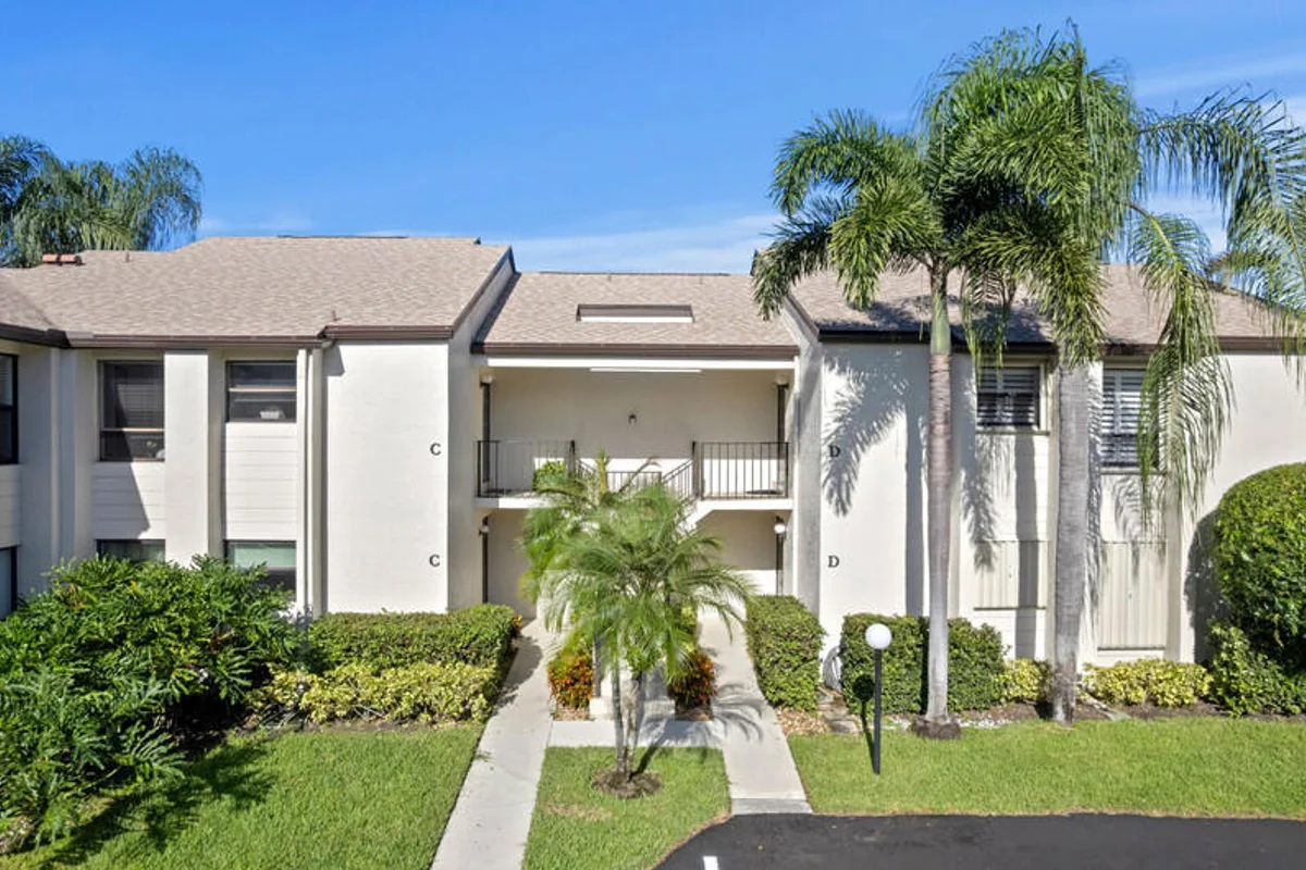 702 Wingfoot Dr #D, Jupiter: photo 1 of 39