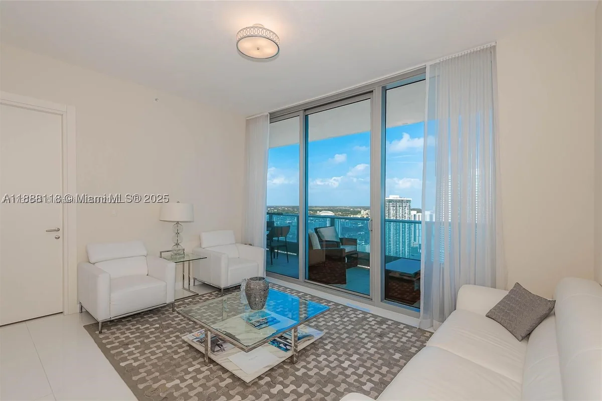 200 Biscayne Boulevard Way #5109, Miami: photo 1 of 18