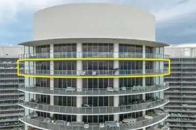 Condo in Bal Harbour: photo 1 of 46