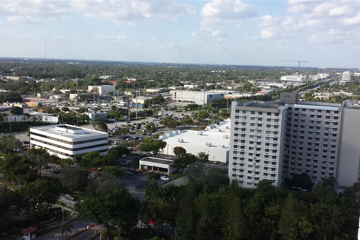 2750 NE 183rd St #2305, Aventura: photo 1 of 31