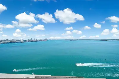 520 Brickell Key Dr #UPH-03, Miami: photo 1 of 33