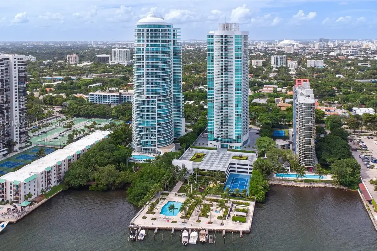 2101 Brickell Ave #905, Miami: photo 1 of 23
