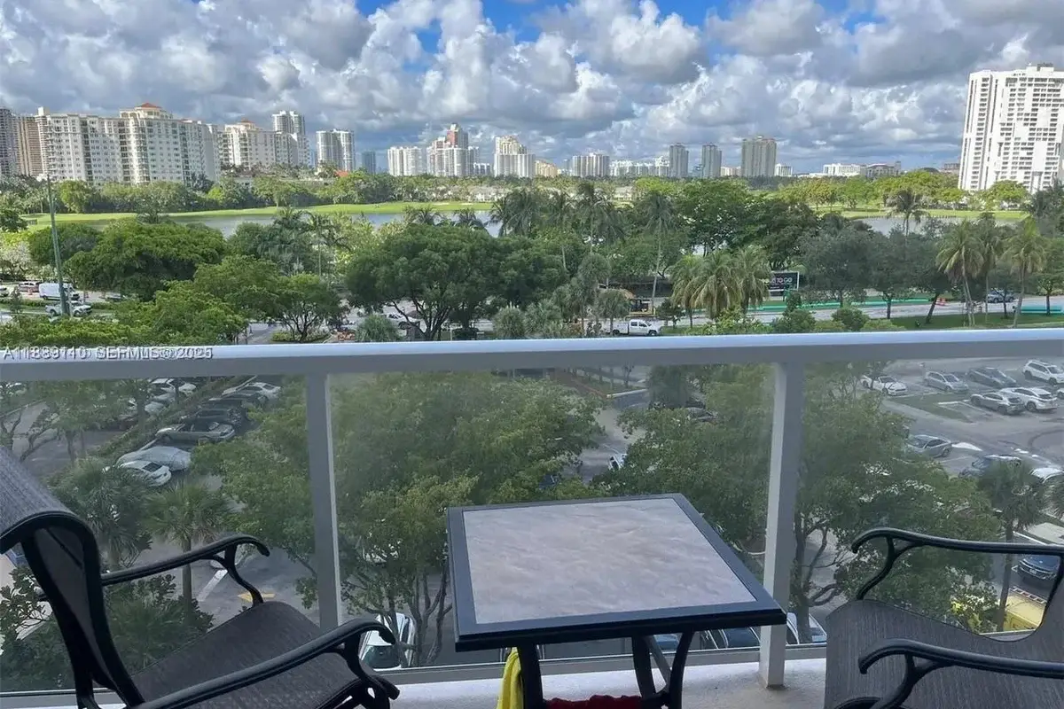 3701 N Country Club Dr #705, Aventura: photo 1 of 11
