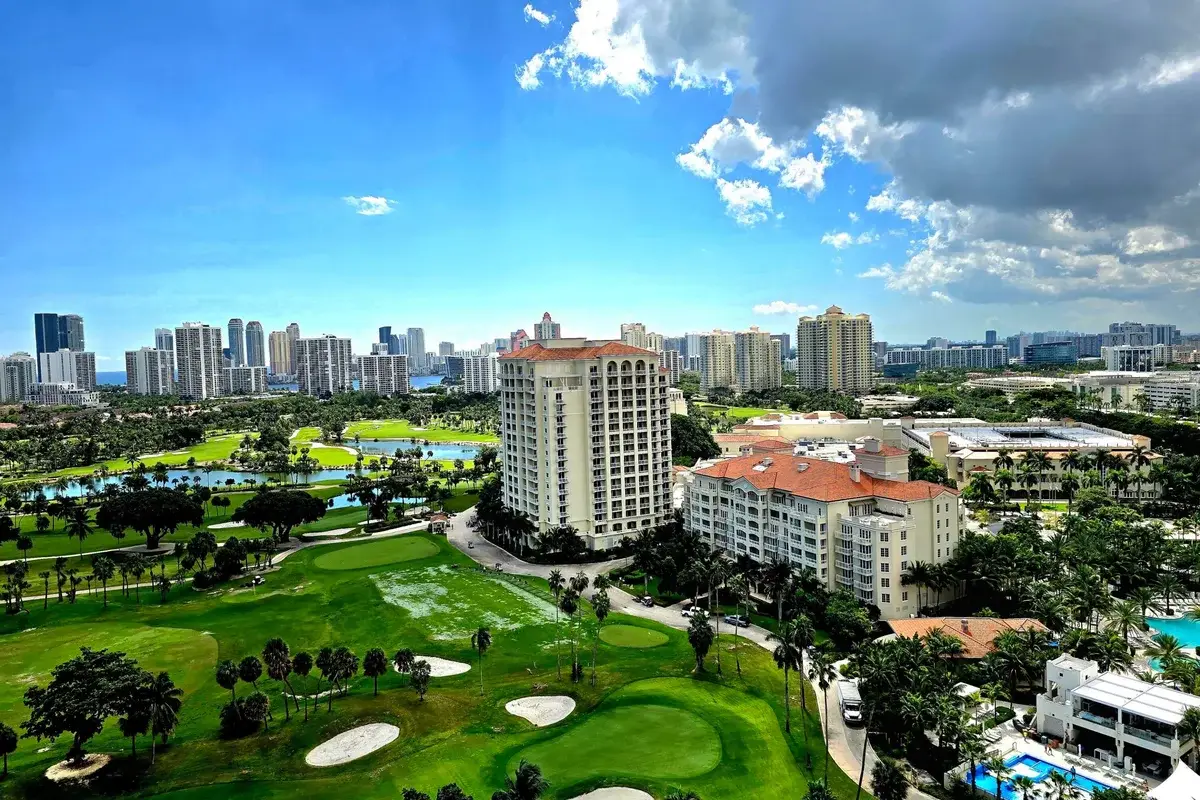 20335 W Country Club Dr #2208, Aventura: photo 1 of 35