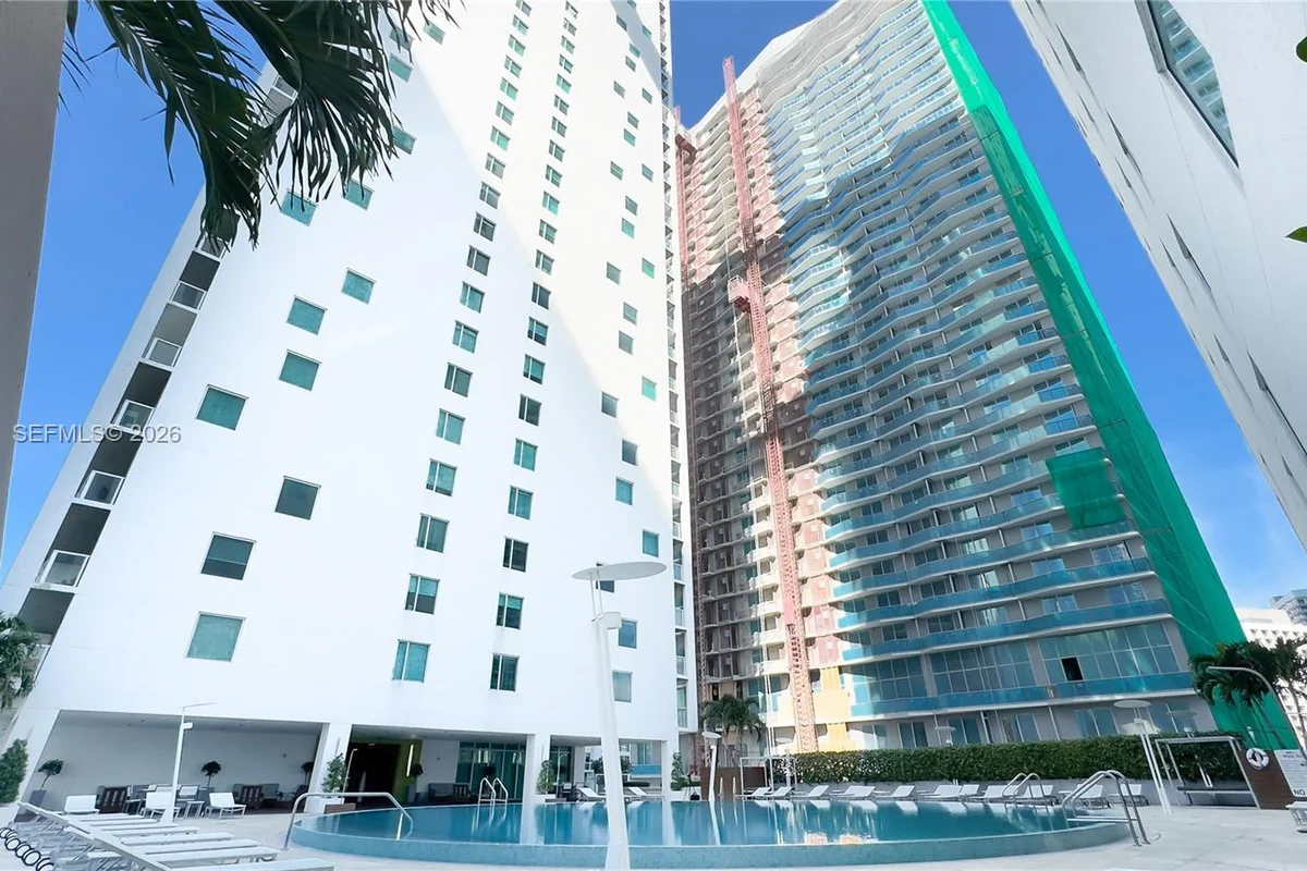 55 SE 6th St #3403, Miami: photo 1 of 5