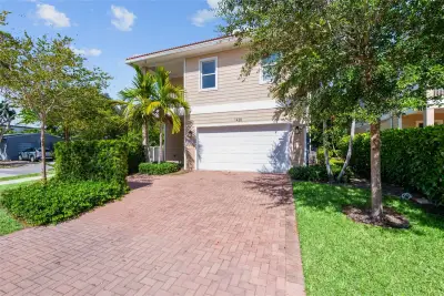 1428 SW 4th Ave, Fort Lauderdale: photo 1 of 38