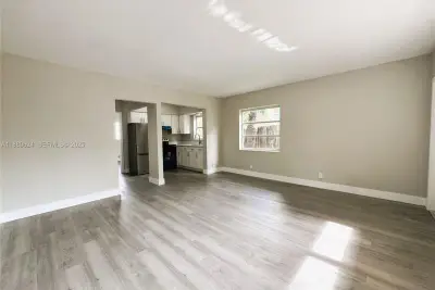 4317 NE 21st Ave #4, Fort Lauderdale: photo 1 of 6