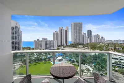 19370 Collins Ave #1425, Sunny Isles Beach: photo 1 of 15