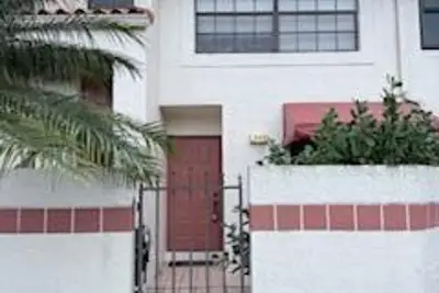 307 Liberty Ct, Deerfield Beach: photo 1 of 27