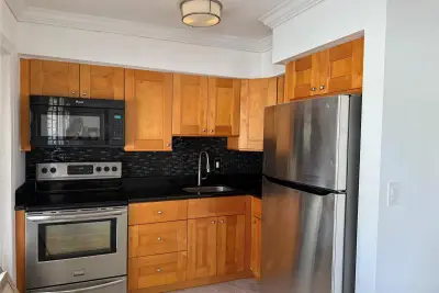 2131 NE 42nd Ct #202e, Lighthouse Point: photo 1 of 23